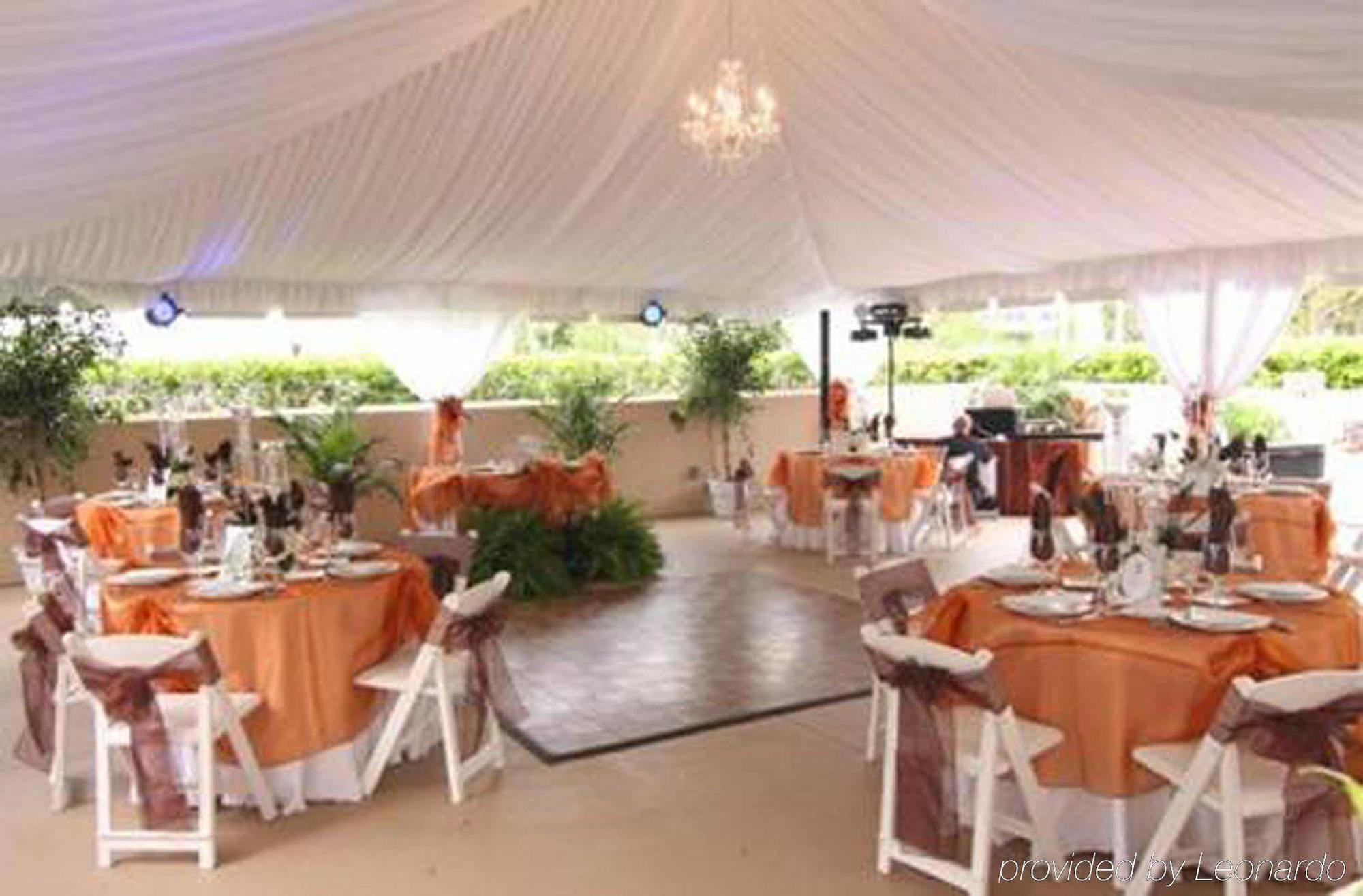 Hampton Inn & Suites At Lake Mary Colonial Townpark Restaurant photo